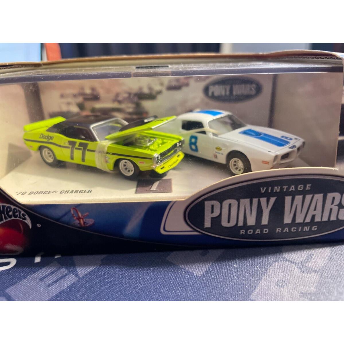 Hot Wheels Vintage Pony Wars `70 Dodge Charger `70 Pontiac Firebird 1:64