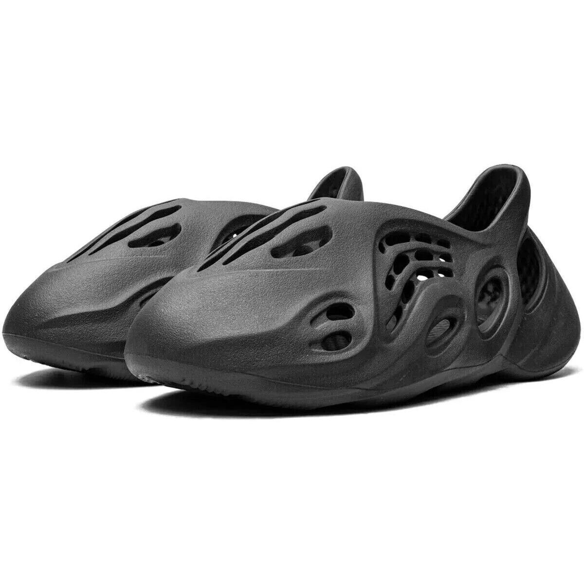 Men`s Adidas Yeezy Foam Rnr Carbon Fashion Sneakers IG5349