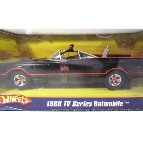 Hot Wheels 1966 TV Series Batmobile 1/18 Diecast Car Batman DC