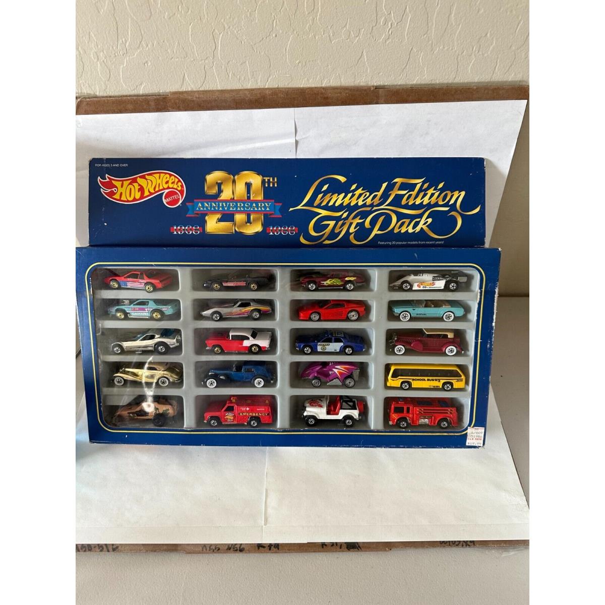 Hot Wheels 20th Anniversary Limited Edition Gift Pack 20 Car Set L46