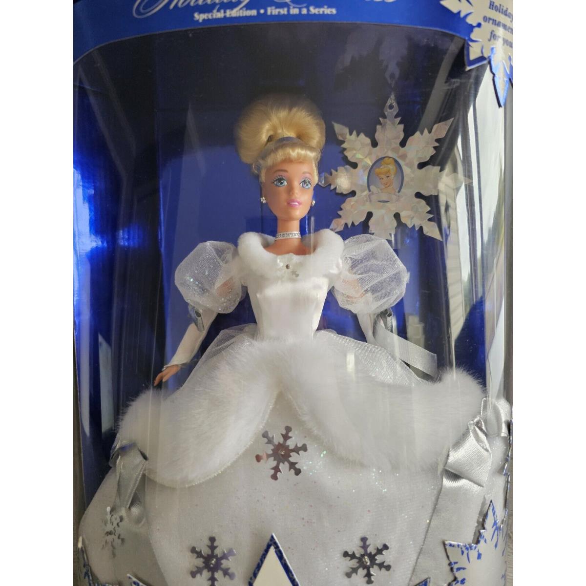 Vintage Disney 1996 Holiday Princess Cinderella Barbie Special Edition