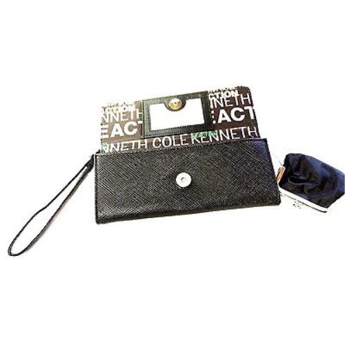 Kenneth Cole Reaction Leather Wristlet Wallet Clutch Handbag w Coin Purse Black