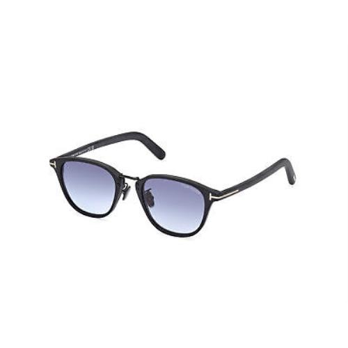 Tom Ford FT1049 D 02W Plastic Matte Black Gradient Blue 50 mm Men`s Sunglasses