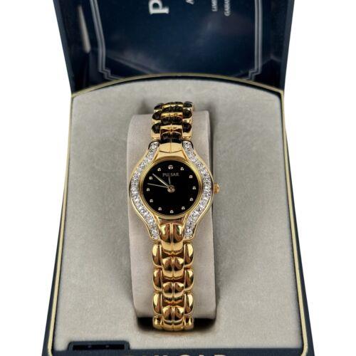 Pulsar Womens Gold Tone Swarovski Crystal Watch V501-X232 Battery