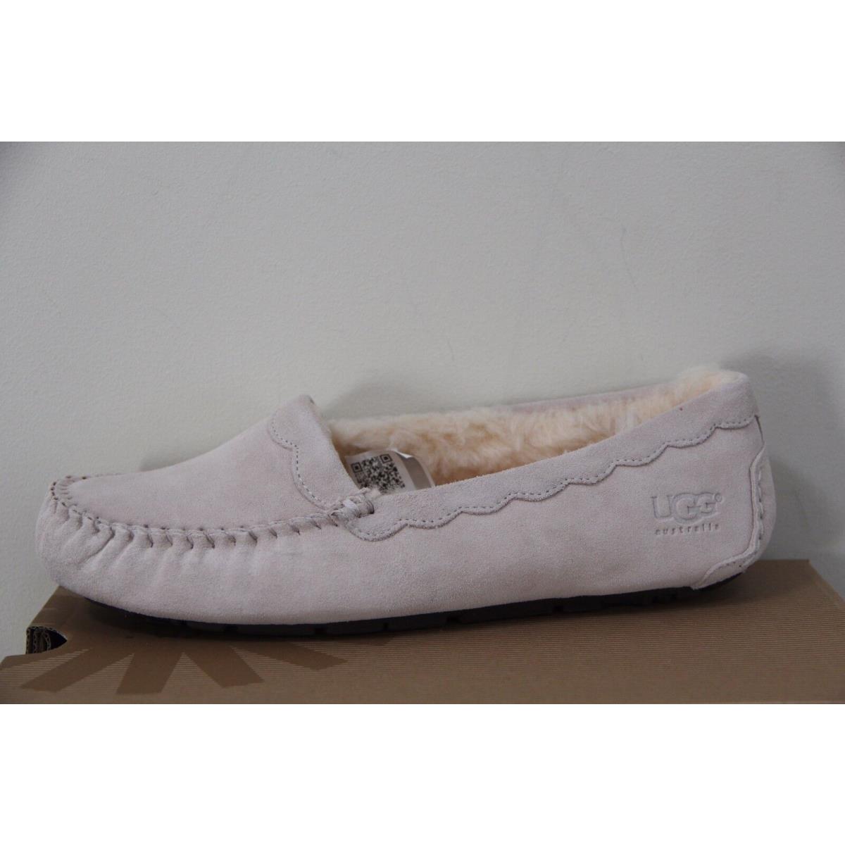 Ugg Australia Womens Scalloped Moccasin Size 6