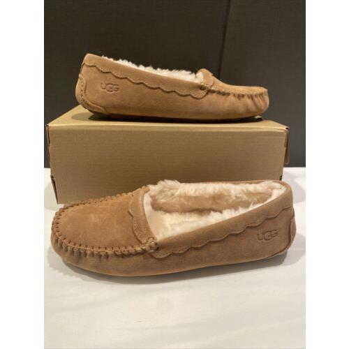 Ugg Australia Womens Scalloped Moccasin Size 8 Chestnut Brown Flat Slip On