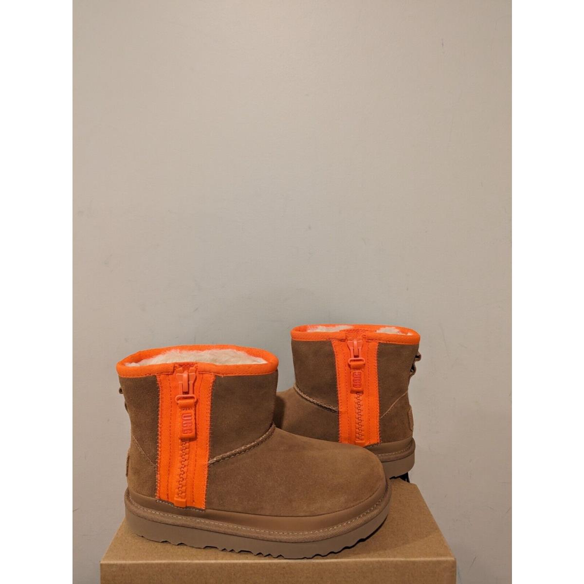 Ugg Australia Kids Classic Mini Zipper Tape Logo Boot Size 2