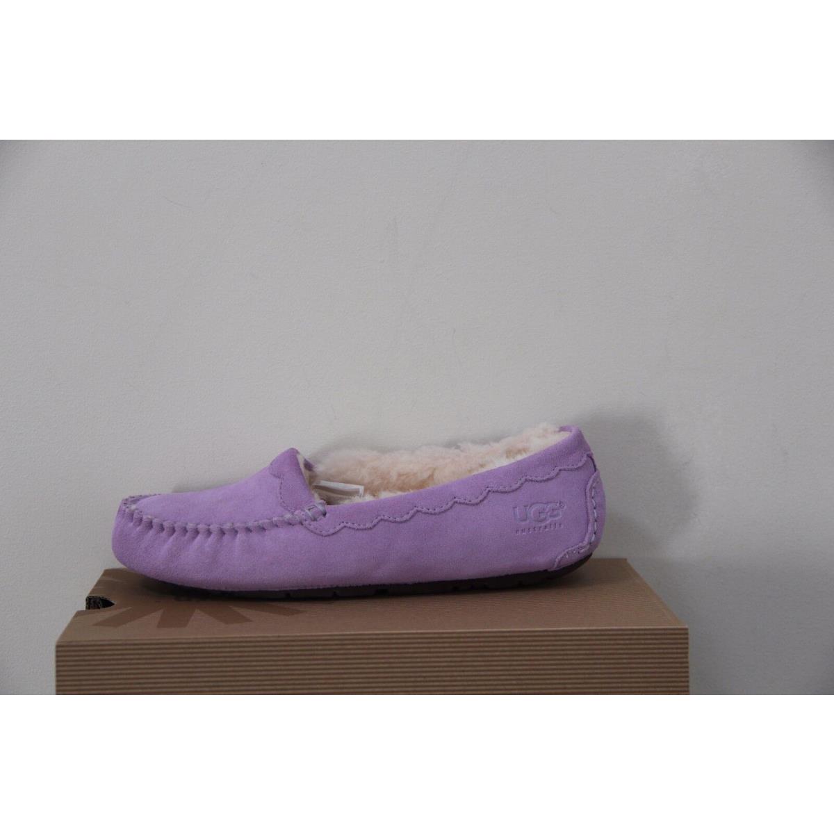 Ugg Australia Womens Scalloped Moccasin Size 6