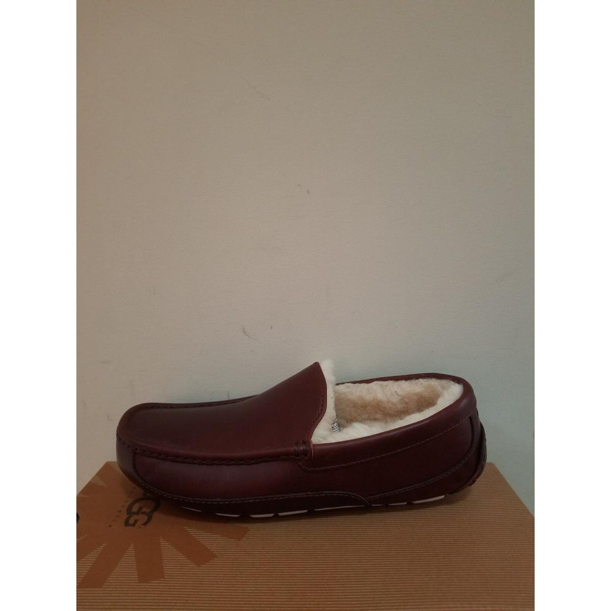 Ugg Australia Men`s Ascot Leather Slipper Size 8