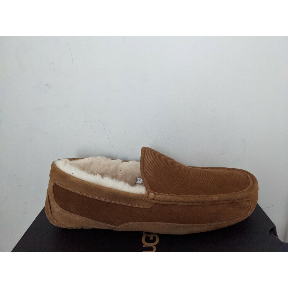 Ugg Australia Men`s Ascot Corduroy II Slipper Size 11