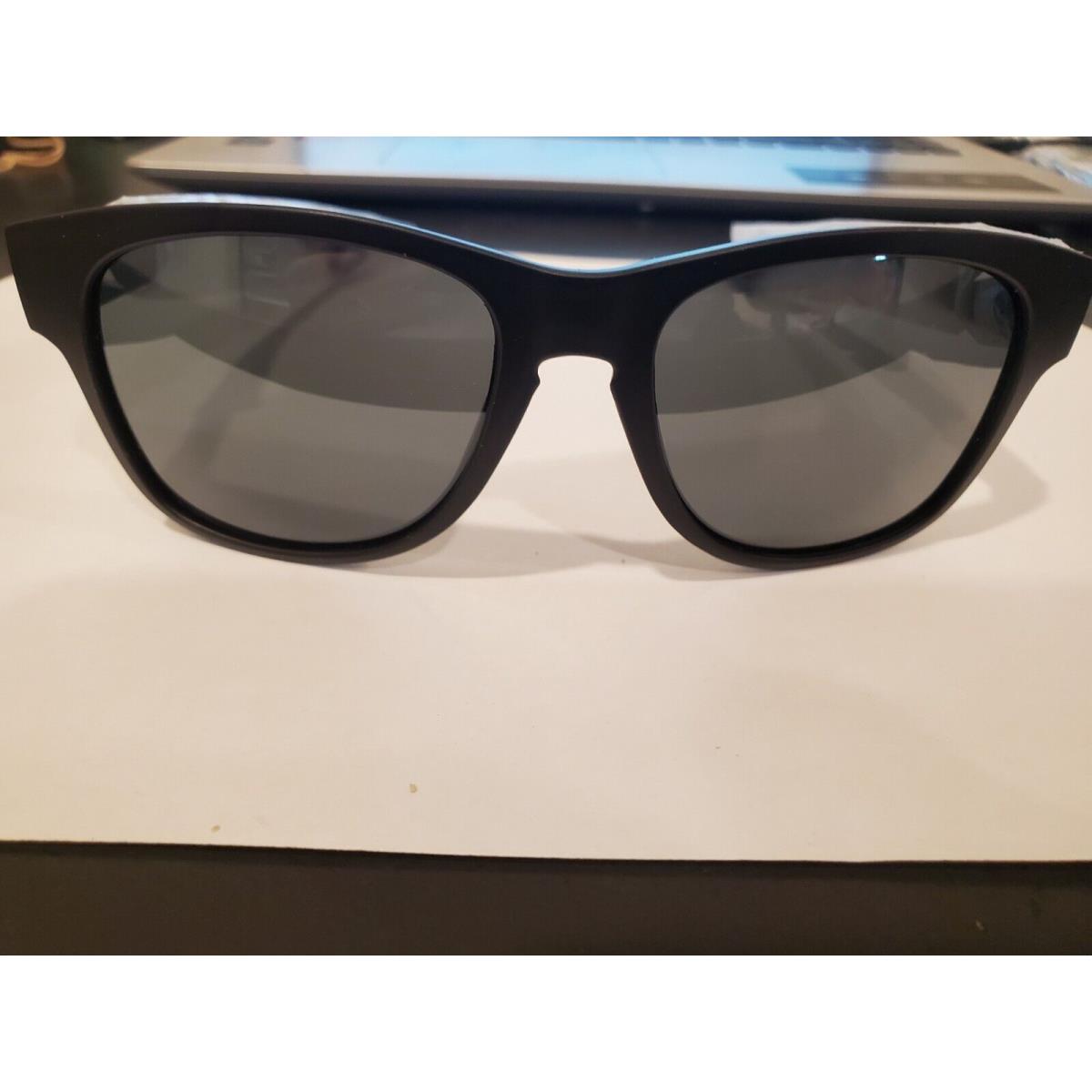 Smith Holiday Matte Black 003 54/17/140 T4 Carbonic Lens Perfect