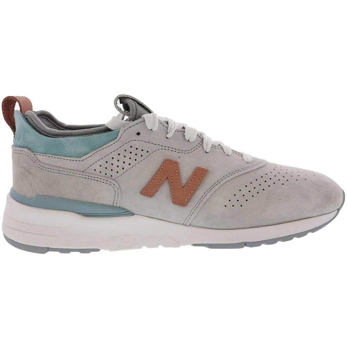 New Balance Men`s Classics Traditionnels Athletic Fashion Sneakers M997VA2 - grey