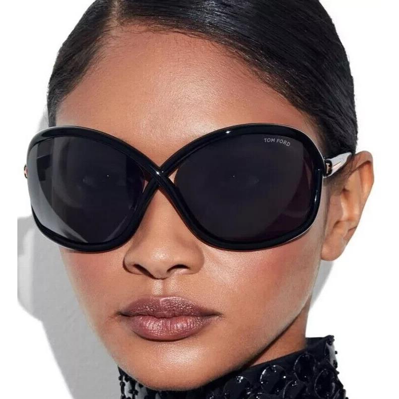 Tom Ford TF1068 01A Bettina Oversized Black W/grey Lens Authent Sunglasses 68-15 - Frame: POLISHED BLACK, Lens: GREY