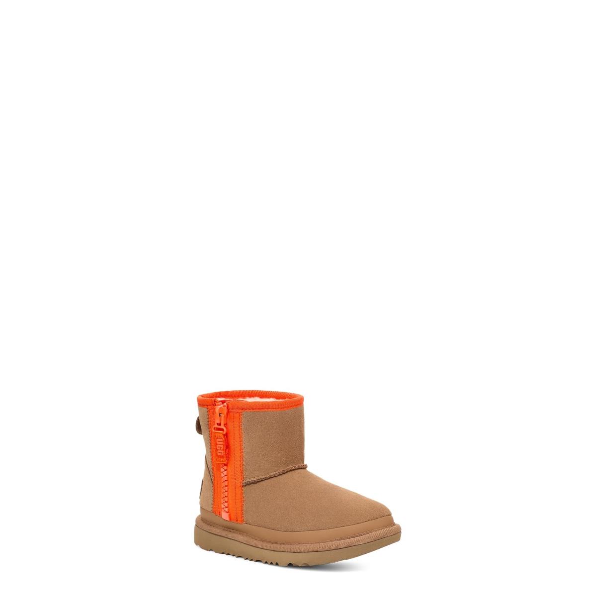 Boy`s Boots Ugg Kids Classic Mini Zipper Tape Logo Little Kid/big Kid Chestnut