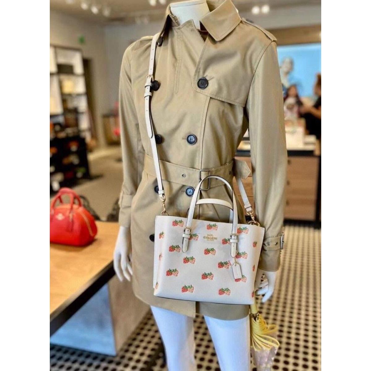 Coach CB600 Mollie Tote selling 25 With Strawberry Print In Gold/Chalk Multi