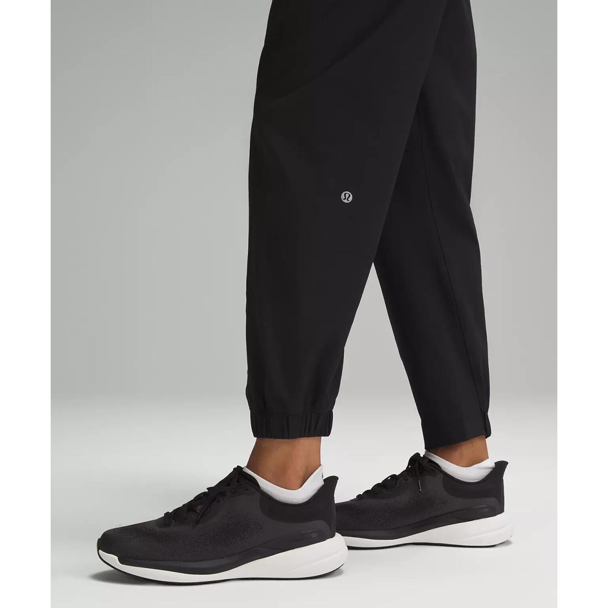 Lululemon License to Train High-rise Pant Black Size 4. LW5FFES