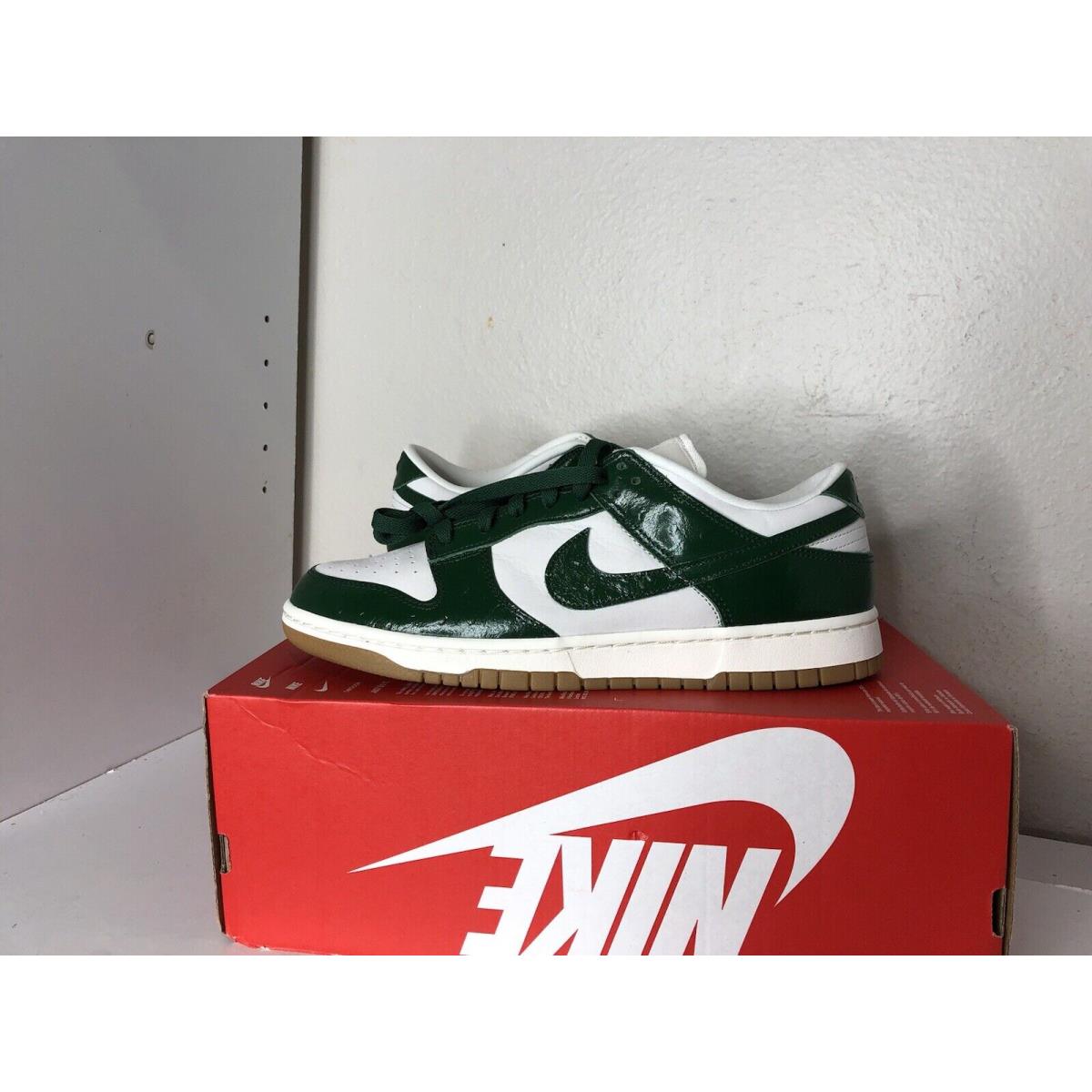 Nike Dunk LX Low Gorge Green Ostrich Men Size 9.5 Women Size 11 - Green