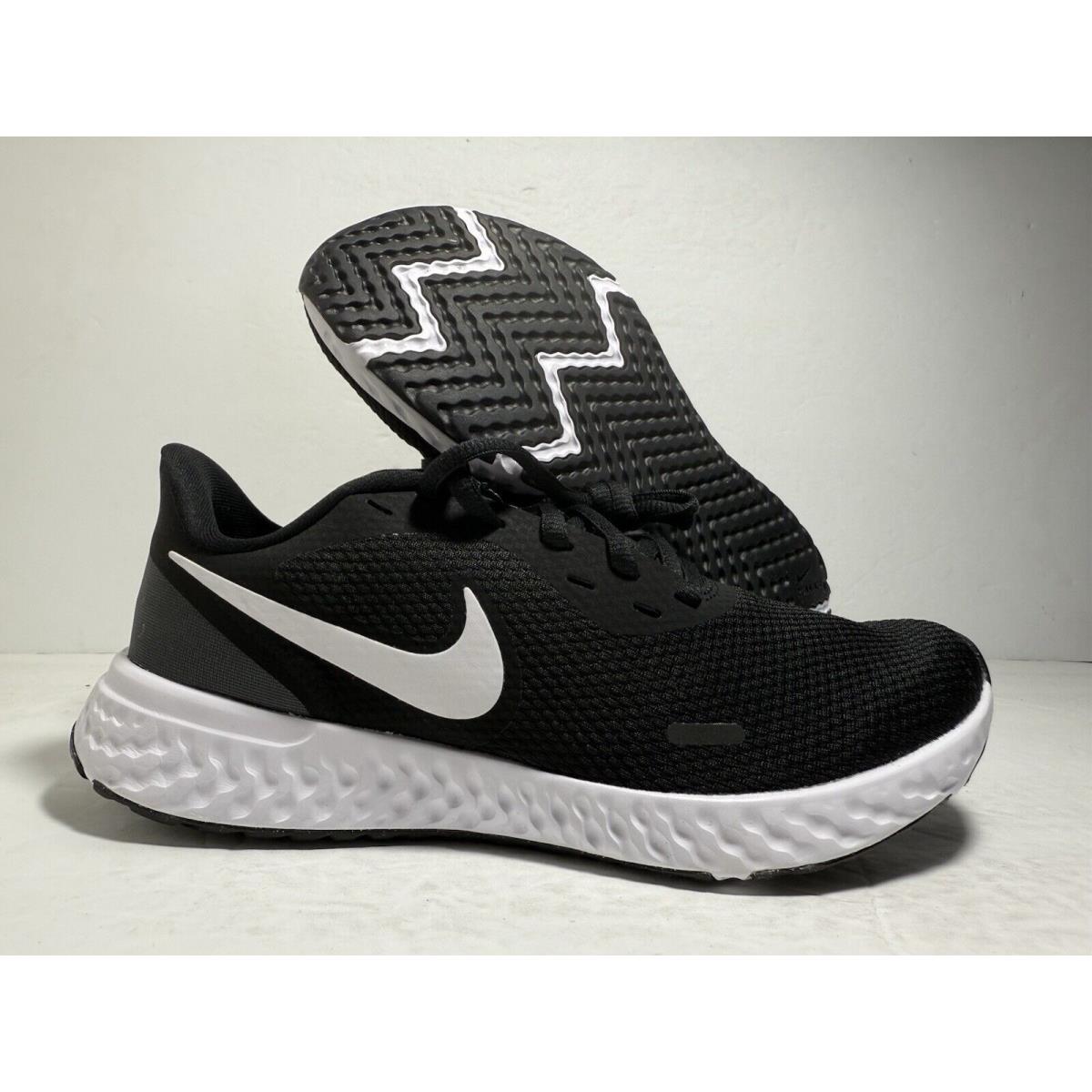 Nike Revolution 5 Trainers Women`s Size 7.5 Black Anthracite BQ3207-002 - Black