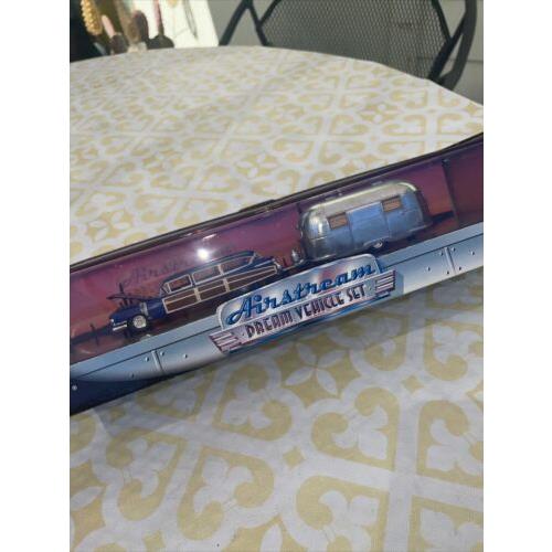 Hot Wheels Airstream Dream Vehicle Set 1/64 Diecast Mib BX77