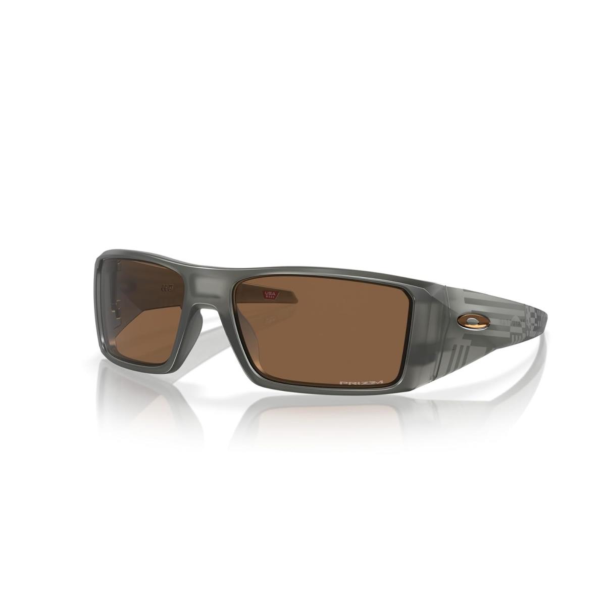 Man`s Sunglasses Oakley Heliostat Mt Grey Smoke