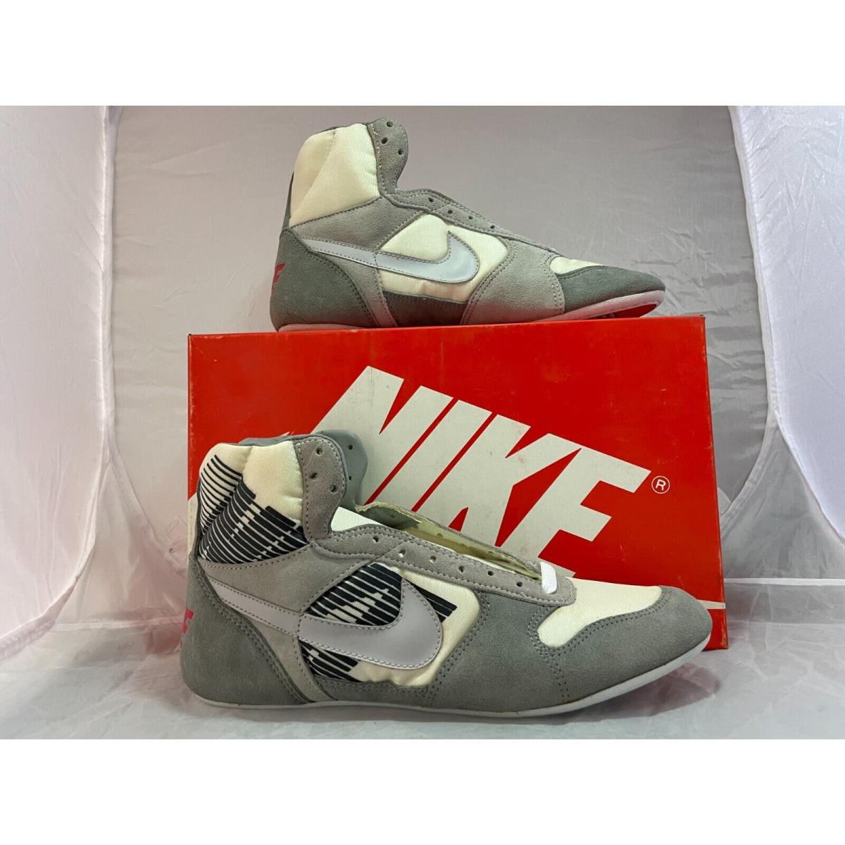 Nike greco supreme white hotsell