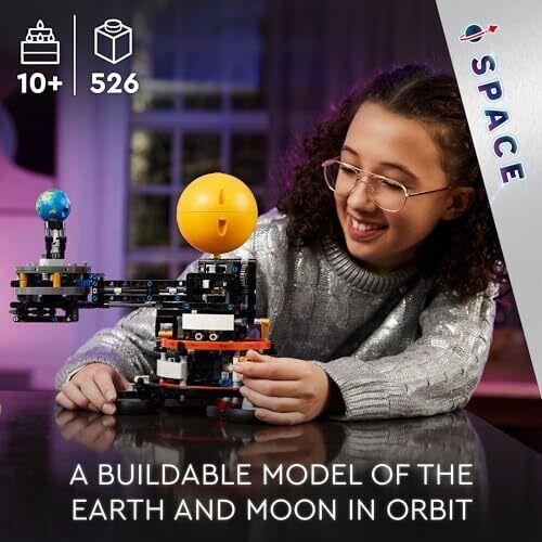 Lego Technic Planet Earth and Moon in Orbit 42179