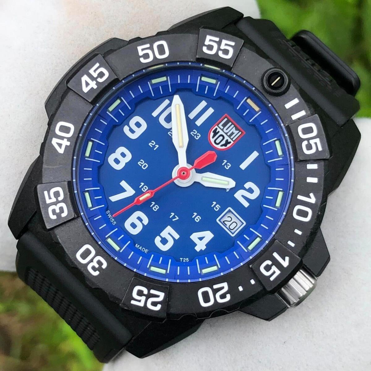 Luminox Navy Seal Blue Dial XS.3503.F Date Display Rubber Strap Men`s Watch