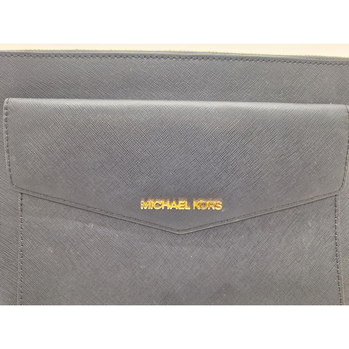 Michael Kors Jet Set Item LG Flat Picket Wristlet Leather Black