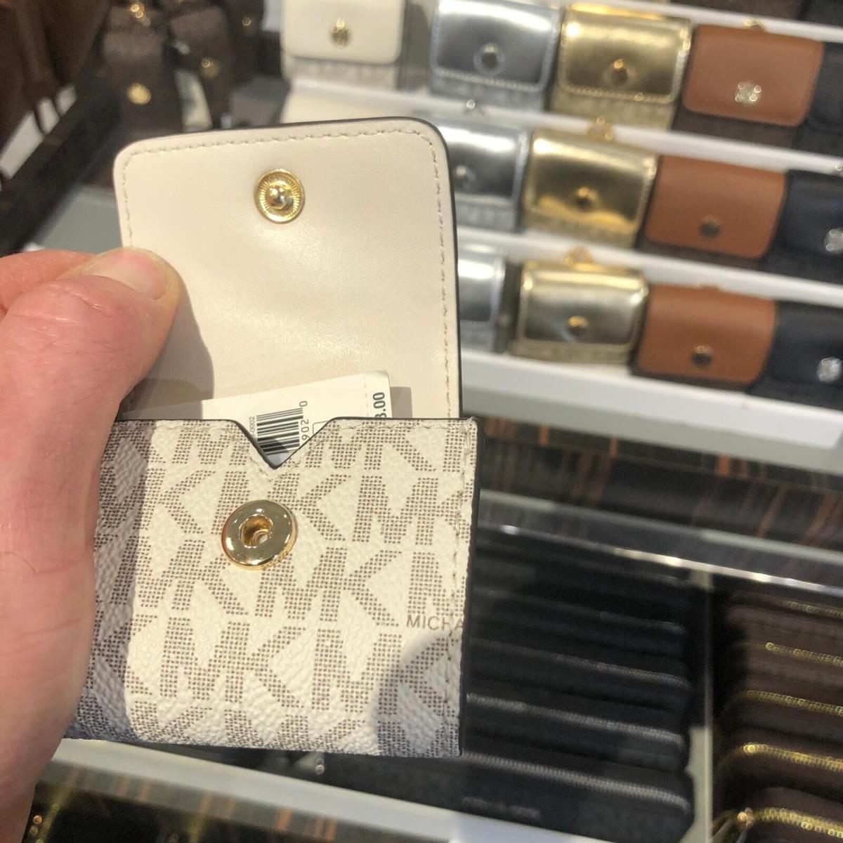 Michael Kors Ladies Fashion Case For Airpods Pouch Keychain Ring Cover Lt Cream