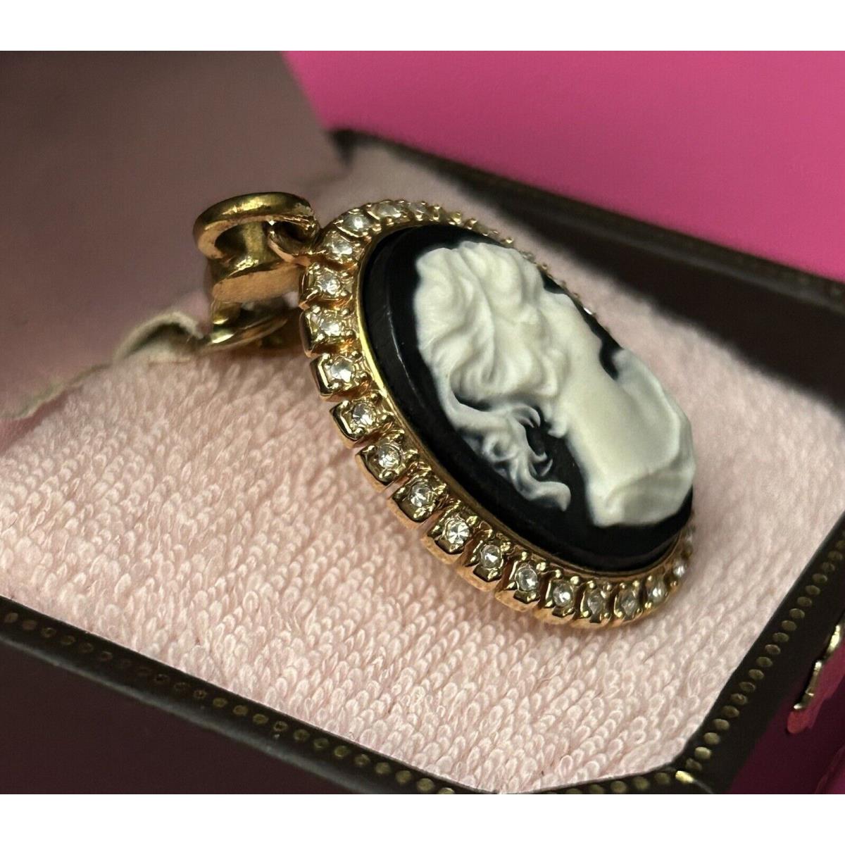 Juicy Couture Cameo Charm For Bracelet or Bag. Box 11