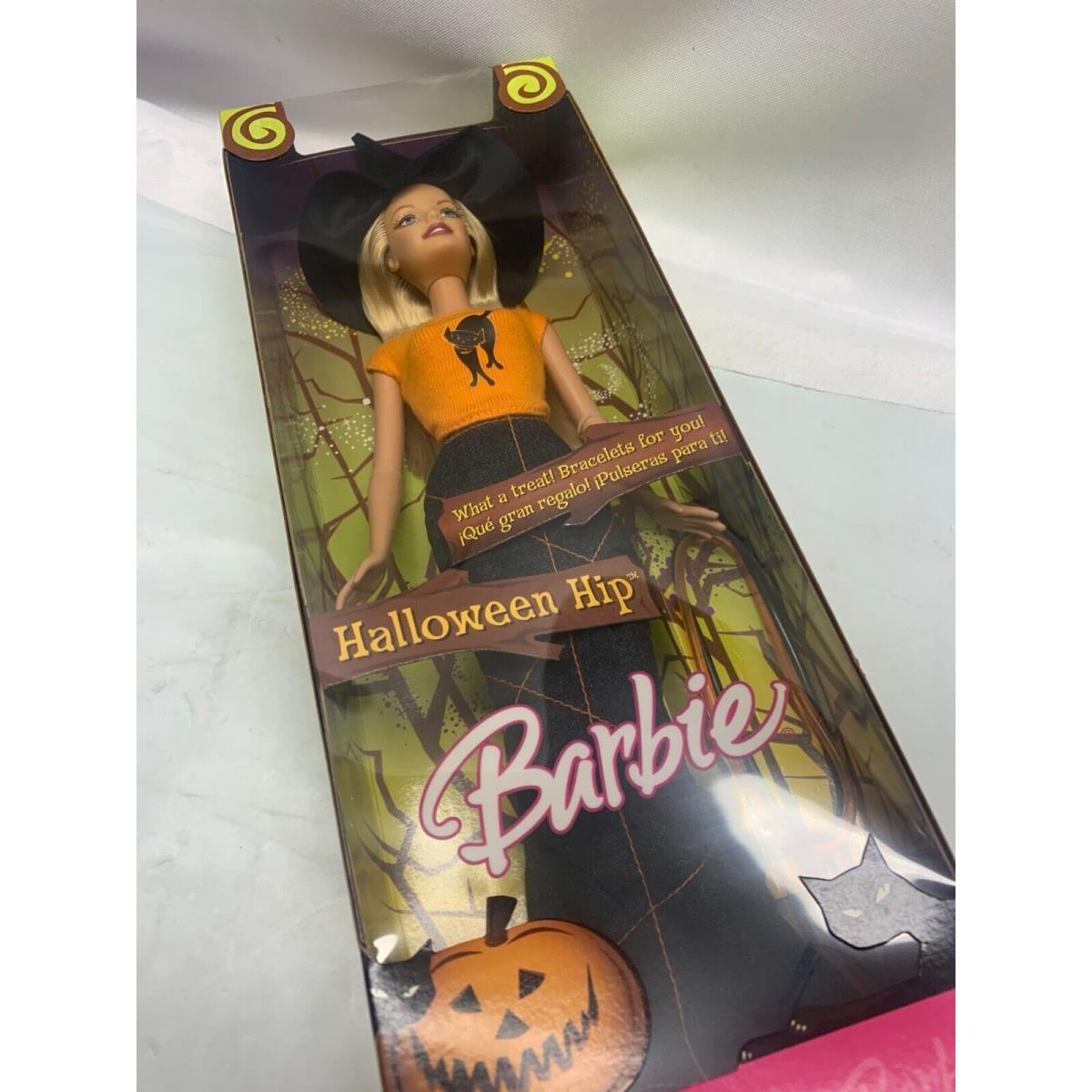 Halloween Hip Barbie 2006 Mattel J0586 with Bracelets