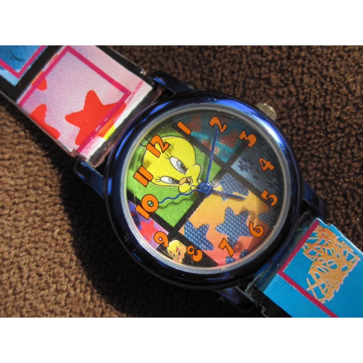 Vintage 90`s Warner Bros. Looney Tunes Tweety Bird Fossil Watch-nib