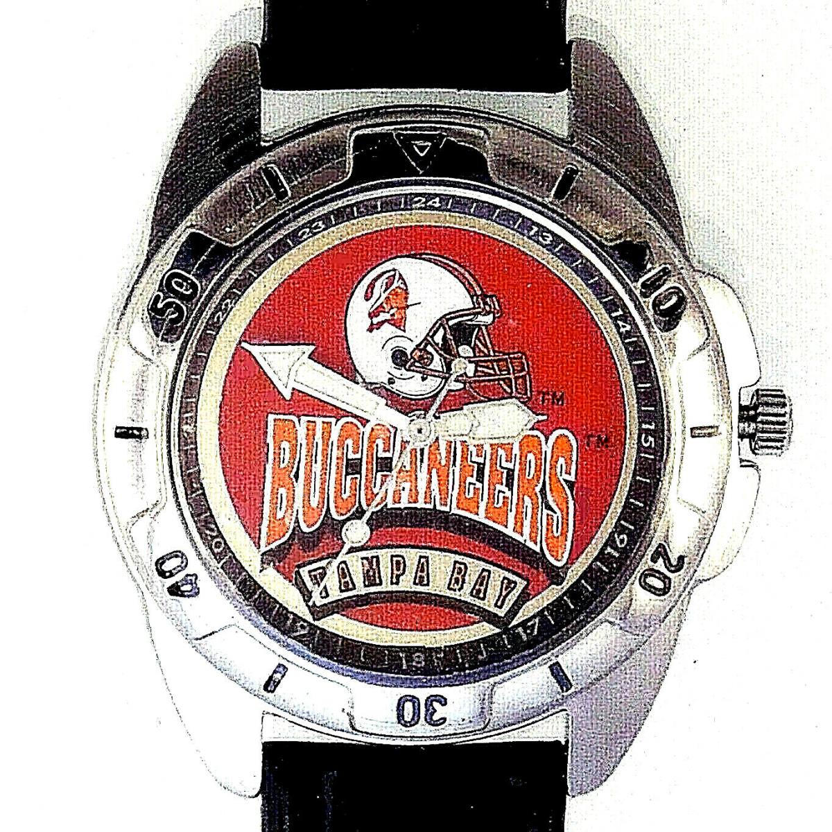 Tampa Bay Buccaneers Nfl Fossil Unworn Mans Vintage 1995 Leather Band Watch