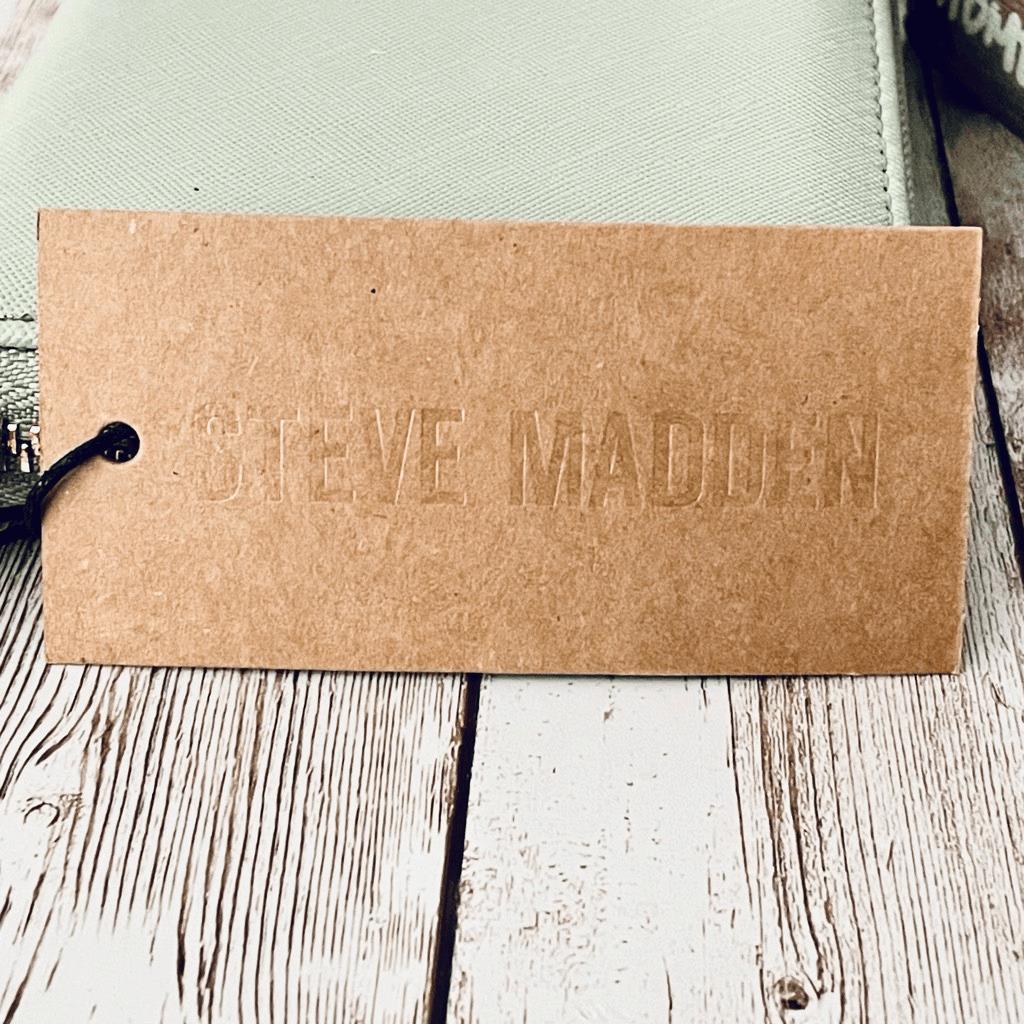 Steve Madden Bzippy Pistachio Mint Green Gold Zip All Around Wallet Wristlet