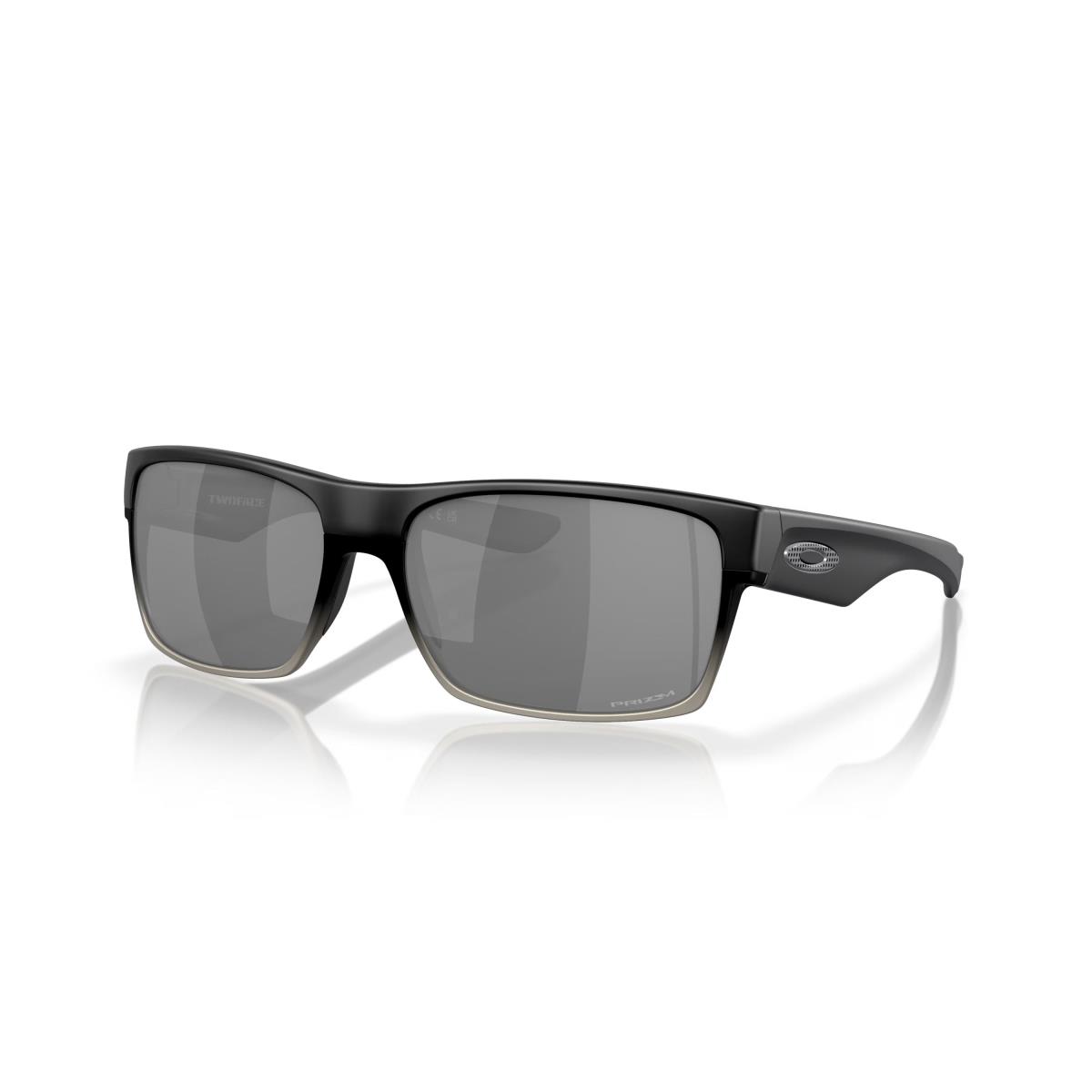 Oakley Twoface Machinist Sunglasses Sunglasses - Matte Black / Chrome Iridium, Frame: Multicolor