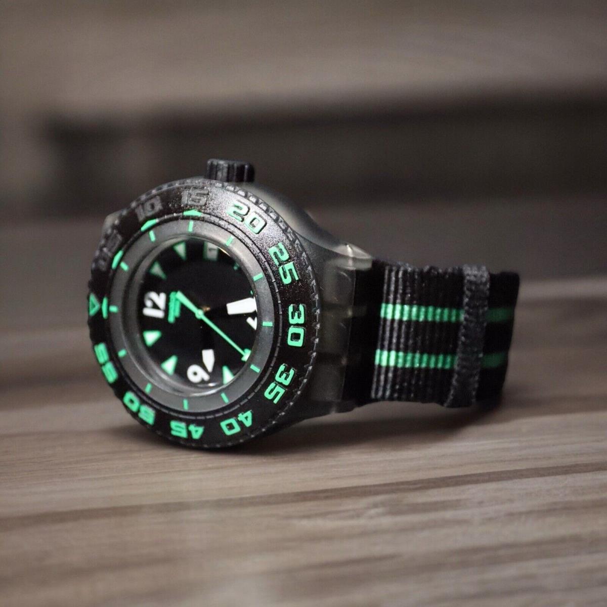 Swatch Scuba Deep Turtle Black and Green Nylon Diving Watch SUUM400