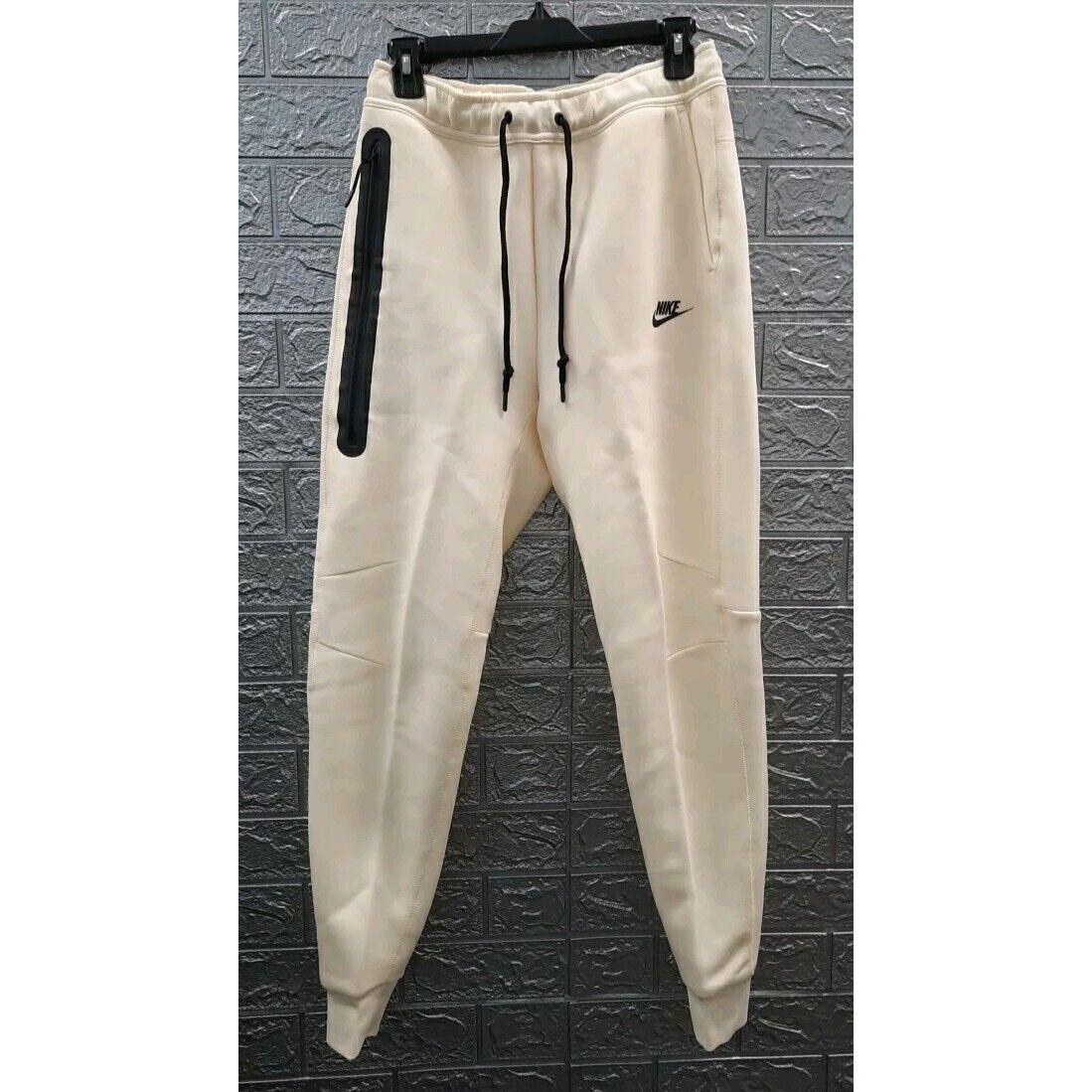 Nike Sportwear Tech Slim Fit Taper Leg Fleece Jogger Soft Yellow Size Small