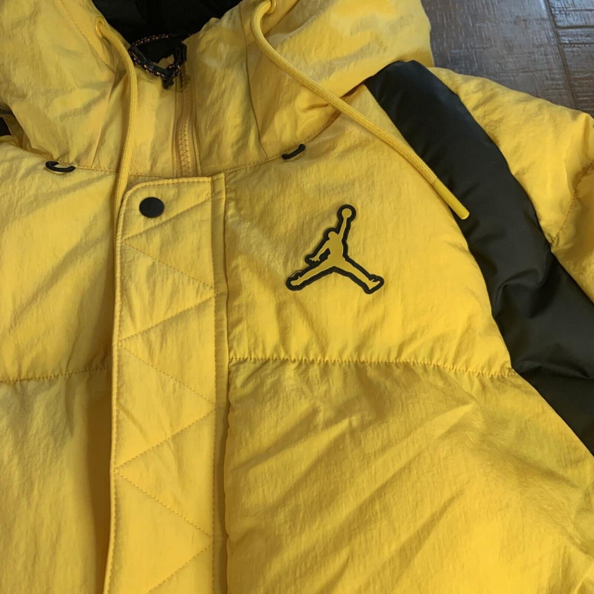 Nike Air Jordan Essentials Men Puffer Jacket Yellow Black DA9806-781 Size XL