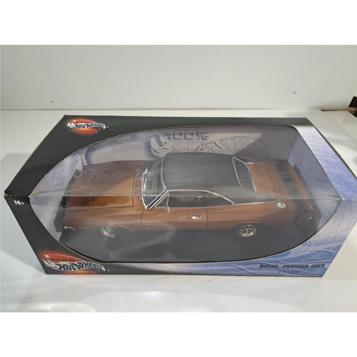 Hot Wheels 50423 1:18 Die Cast 1969 Dodge Charger R/t Muscle Car