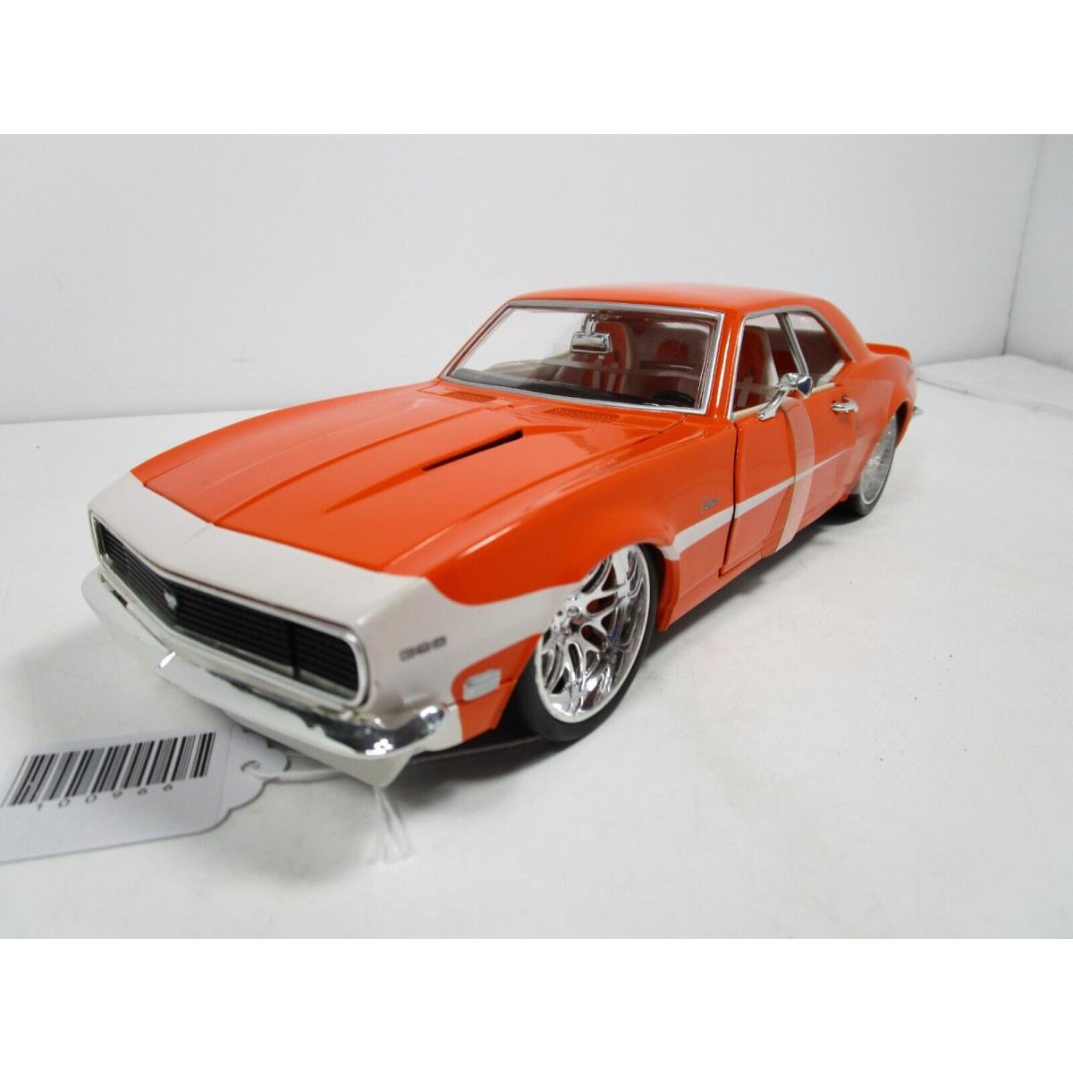 Hot Wheels 1/18 Orange/white Team Baurtwell 1968 Chevy Camaro Minor Issue