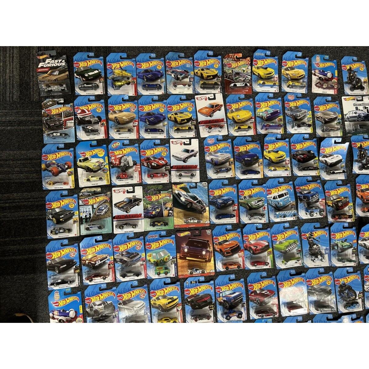 Hot Wheels 130 Packages/cars