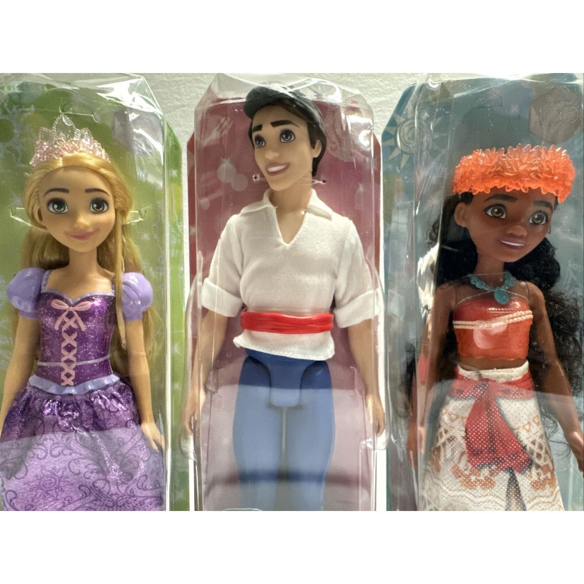 Includes Disney Princess Moana Poseable Fashion Doll 11 Inch Distress Box