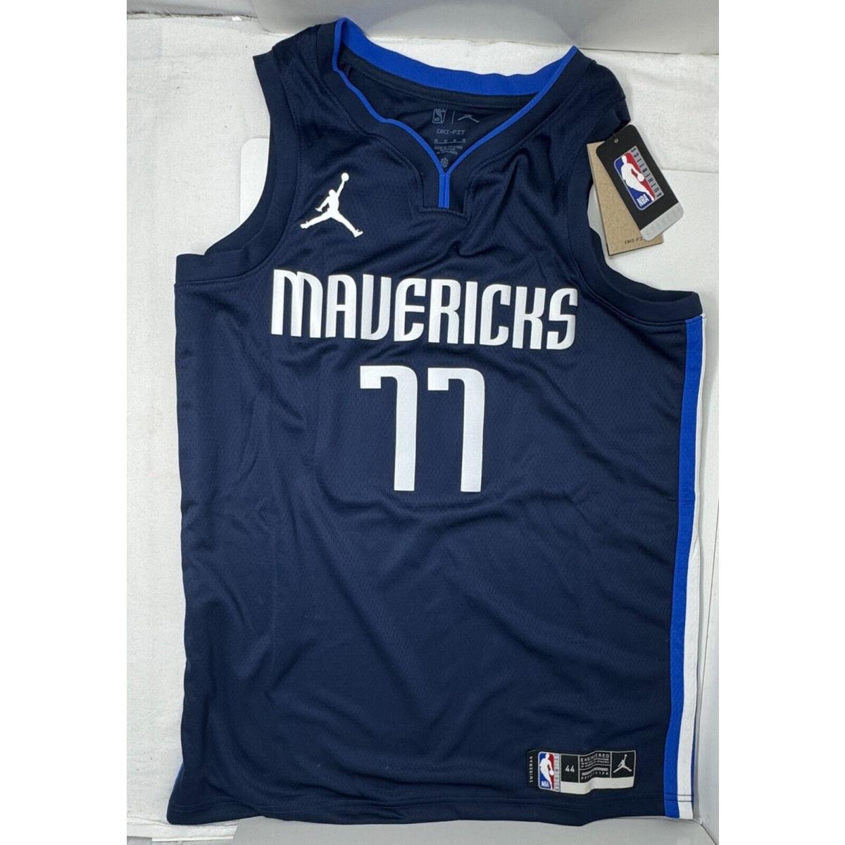 Size M Nike Luka Doncic Mavericks Nba Statement Swingman Jersey CV9474-421