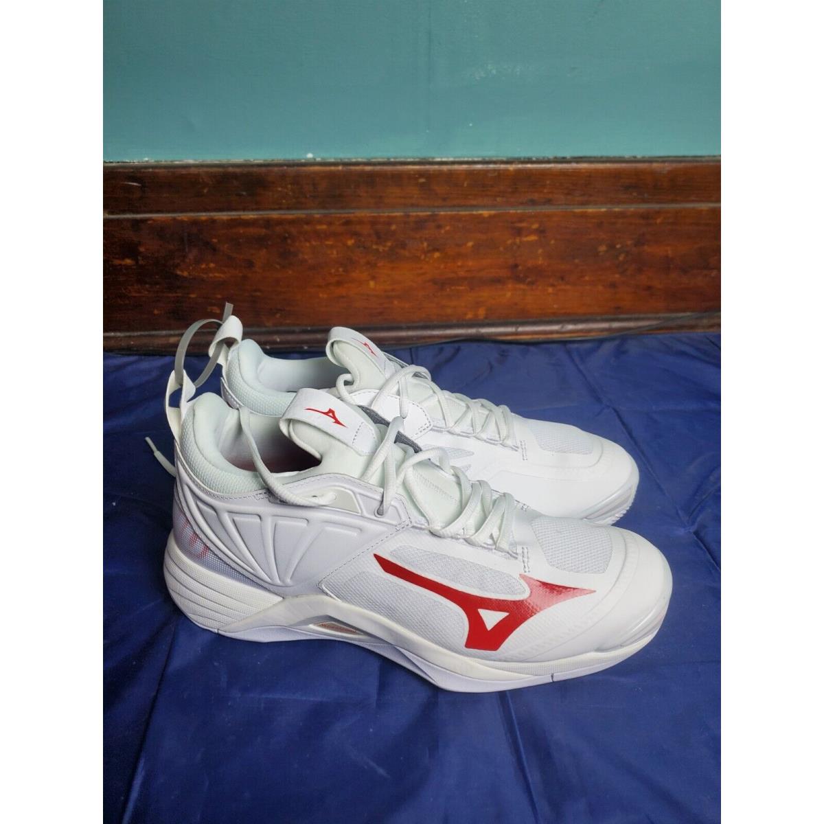 Mizuno Women`s Wave Momentum 2 Volleyball Shoes White/red Size 10