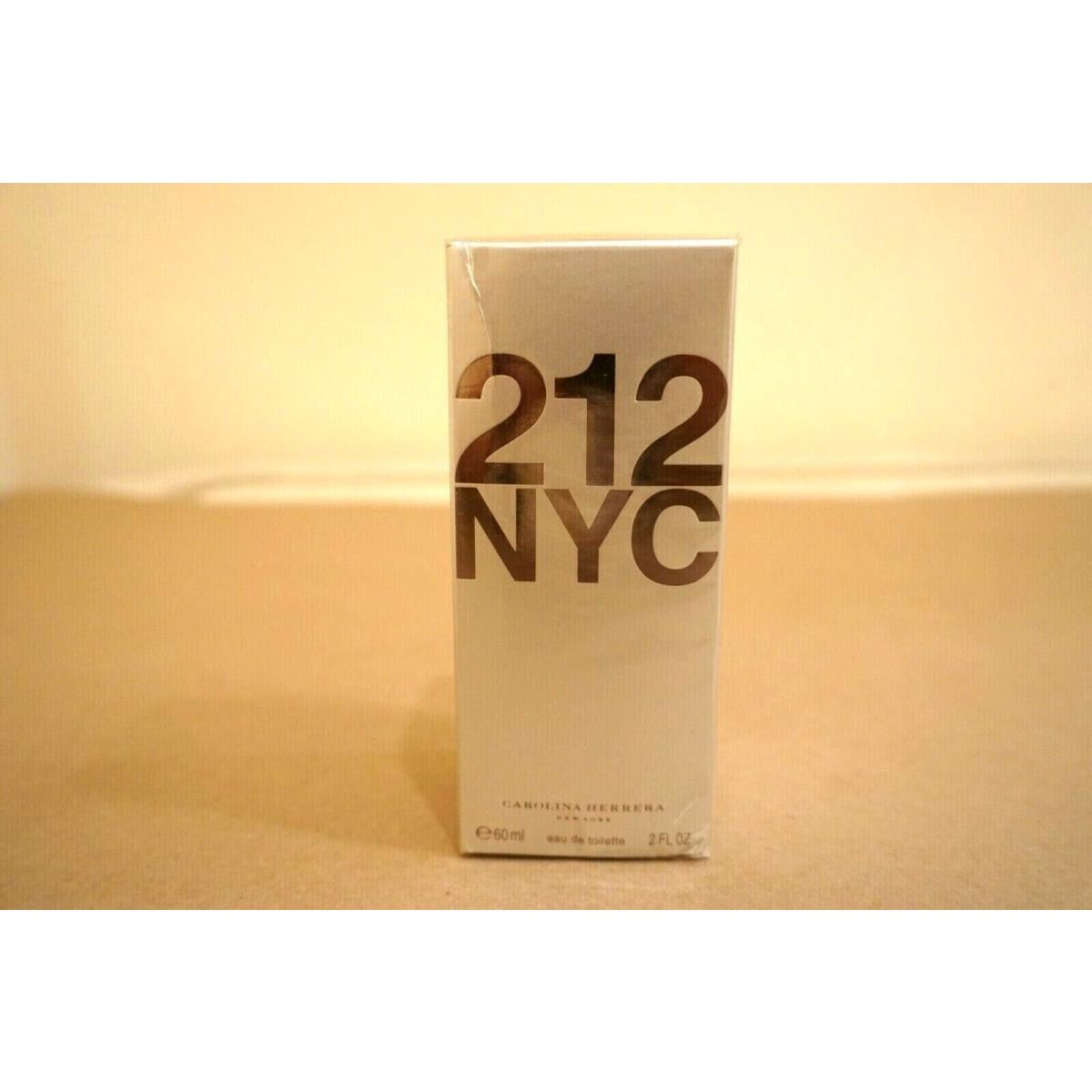 212 Nyc by Carolina Herrera Eau de Toilette Natural Spray 60 ml 2 oz For Women