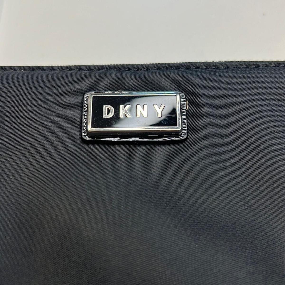 Dkny Solid Black Nylon Wristlet Wallet Zipper Closure Silver Hardware