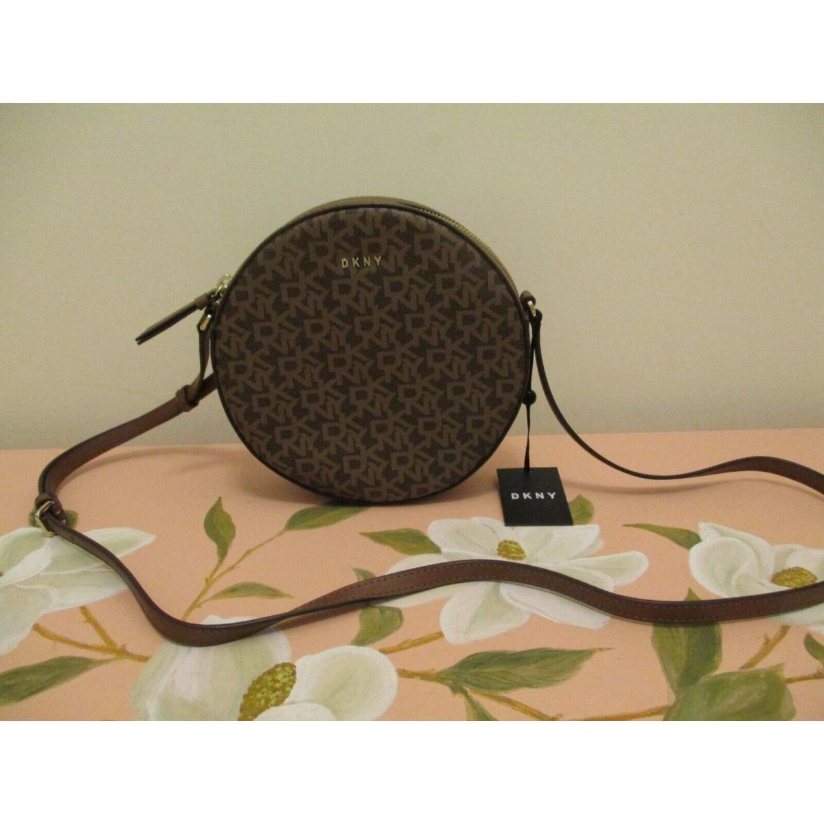 120.00 Dkny Round Brown Cbody Handbag