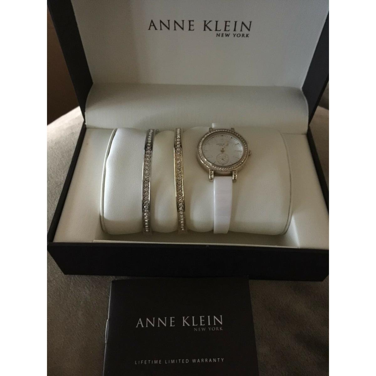 Anne Klein York Womens 12/2248WTST Swarovski Crystal Accented White Bangle