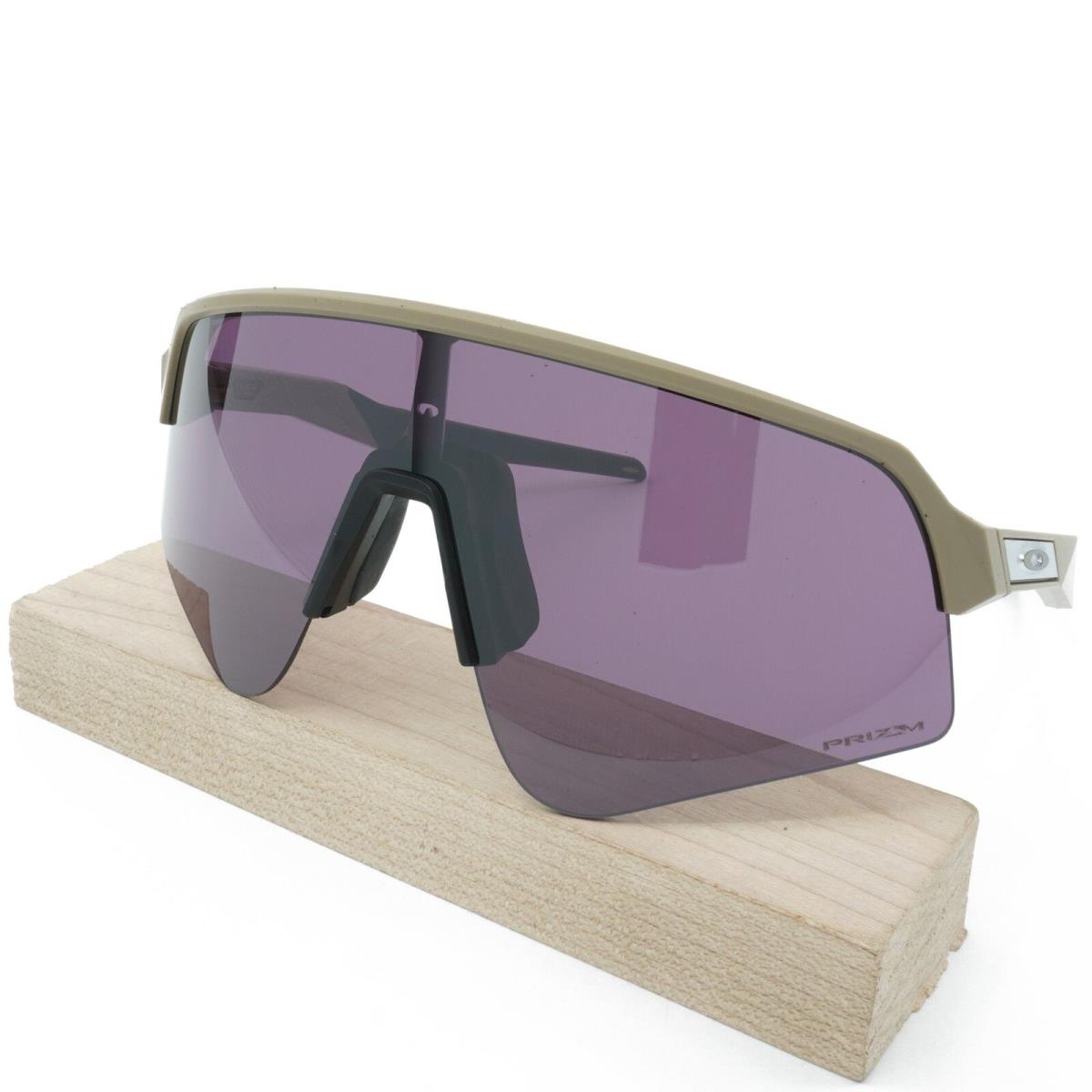 OO9465-24 Mens Oakley Sutro Lite Sweep Sunglasses