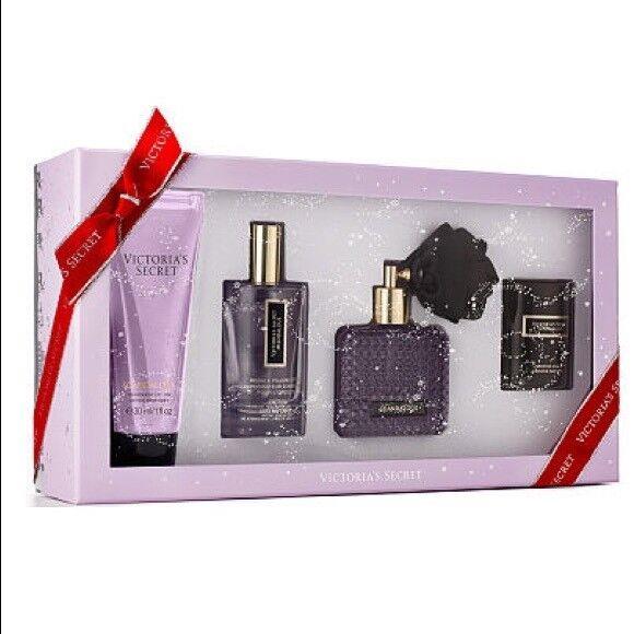 Victorias Secret Scandalous Lotion Room Spray Eau DE Parfum Candle Gift Set